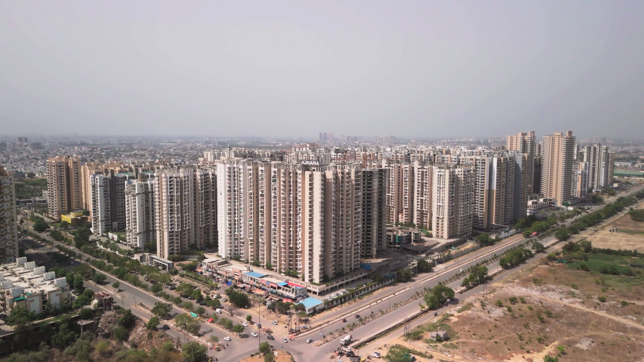 What financial benefits do ready-to-move-in properties offer?