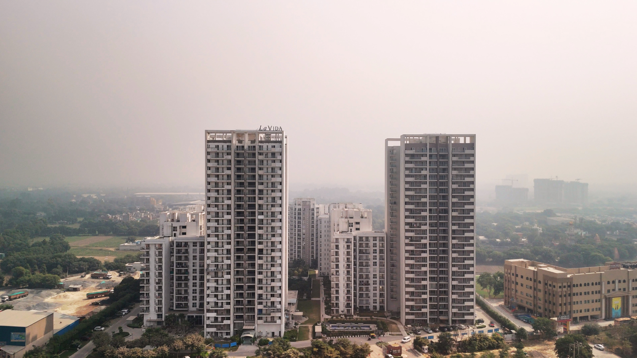What financial benefits do ready-to-move-in properties offer?
