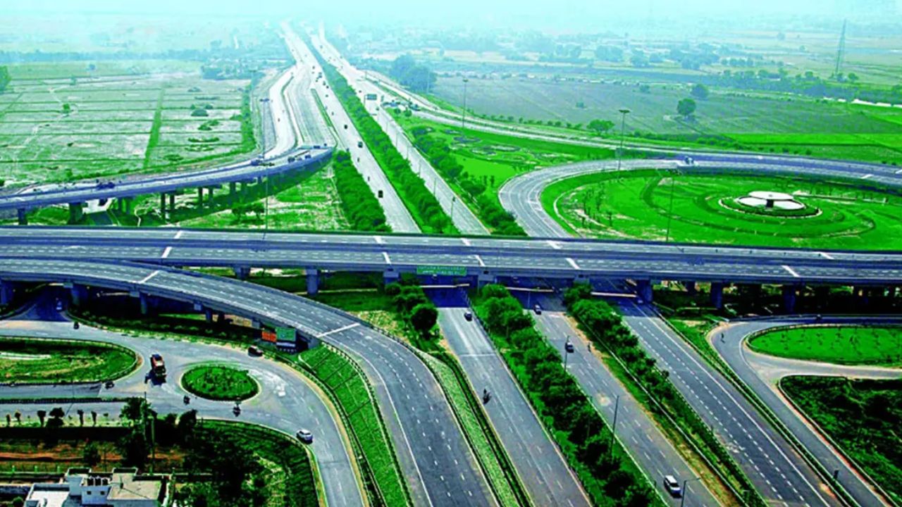 Why Invest in Yamuna Expressway Real Estate in 2025: Top Projects & Growth Insights