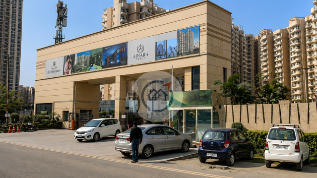 Grand Ajnara Heritage