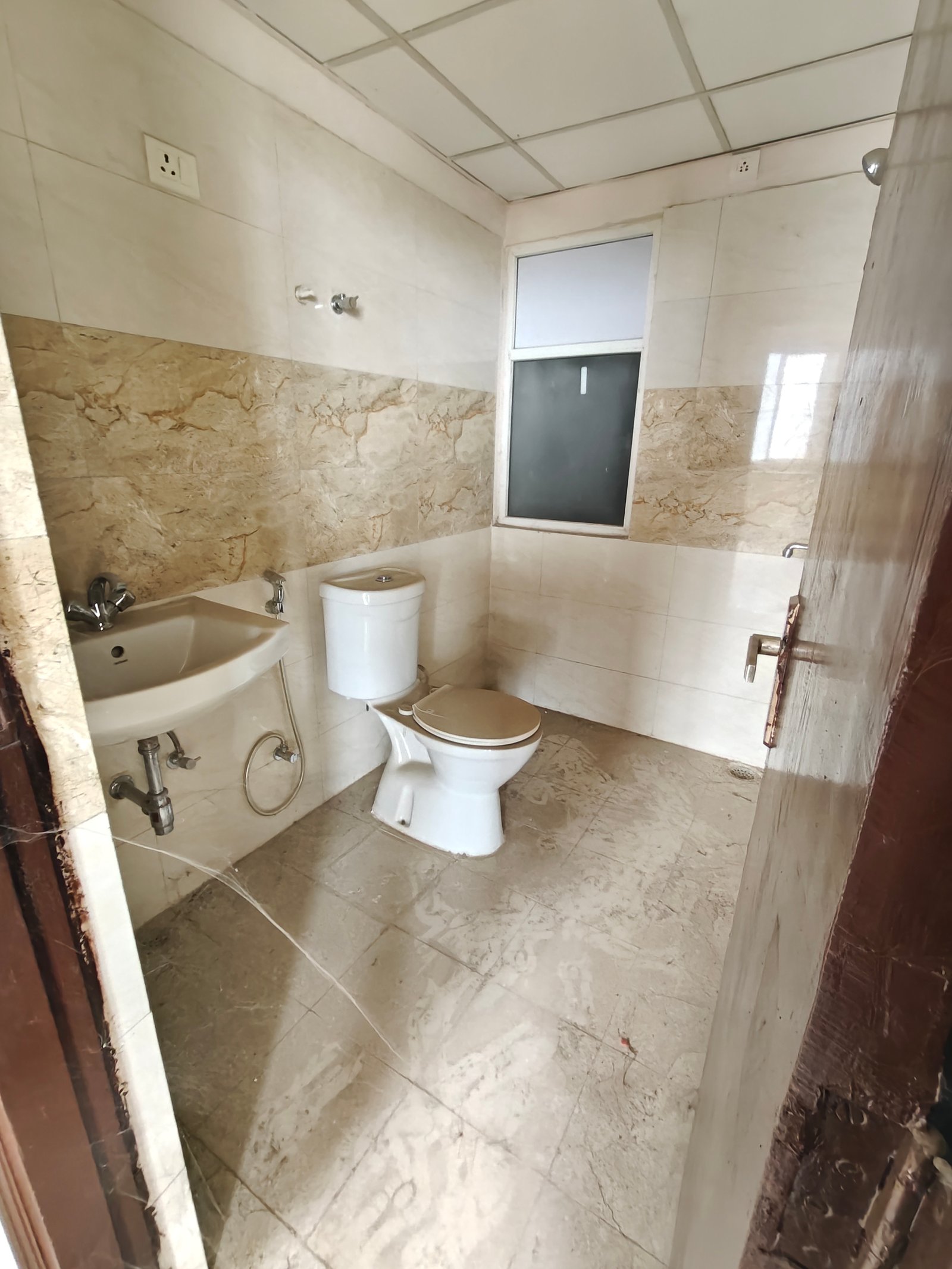 2 BHK Apartment in Amrapali Golf Homes at Greater Noida West