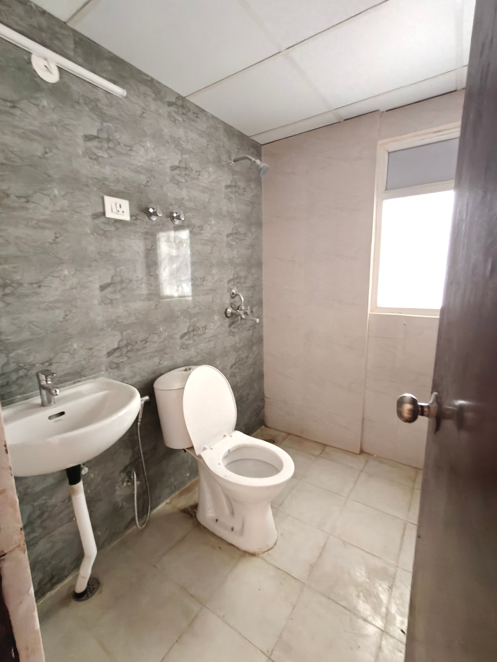 3 BHK Apartment in Amrapali Golf Homes at Greater Noida West