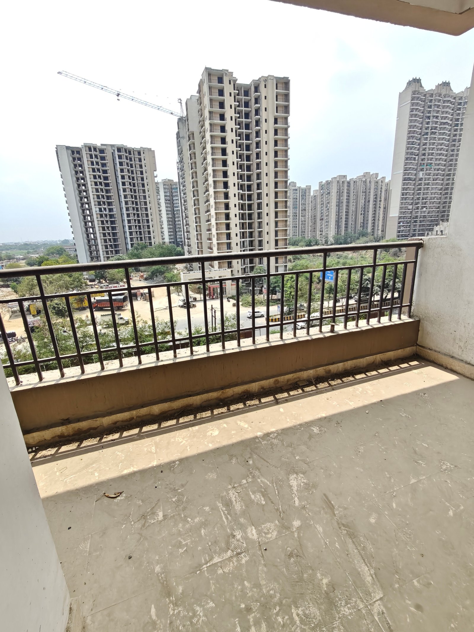 2 BHK Apartment in Amrapali Golf Homes at Greater Noida West