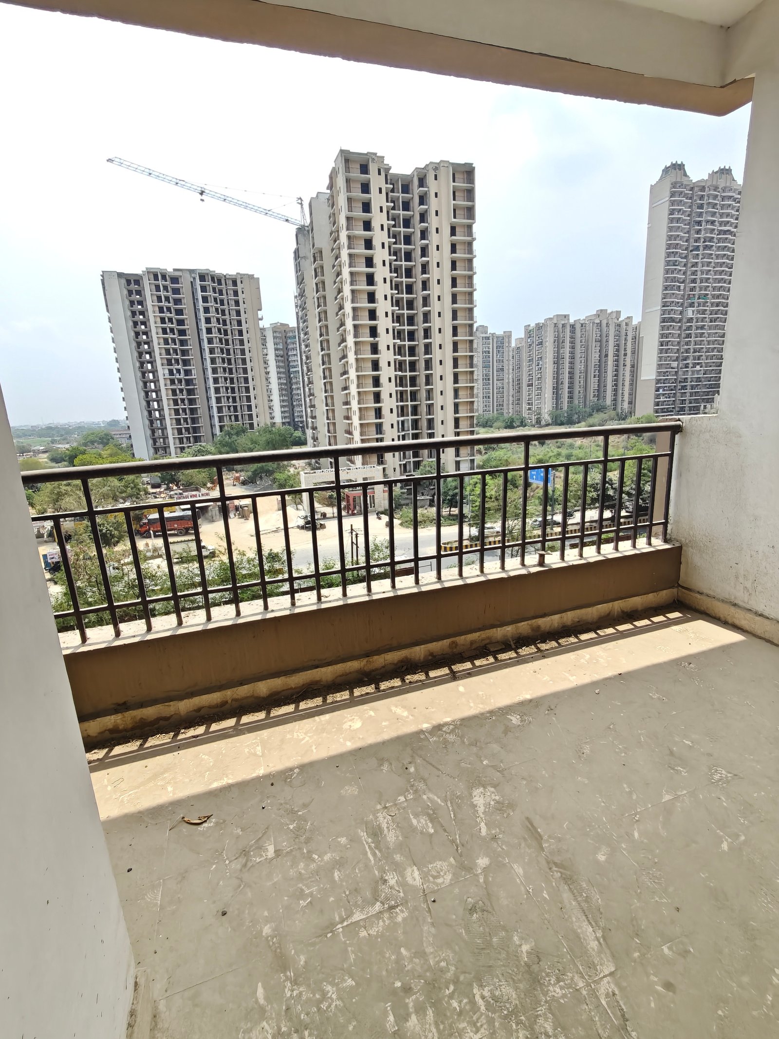 2 BHK Apartment in Amrapali Golf Homes at Greater Noida West