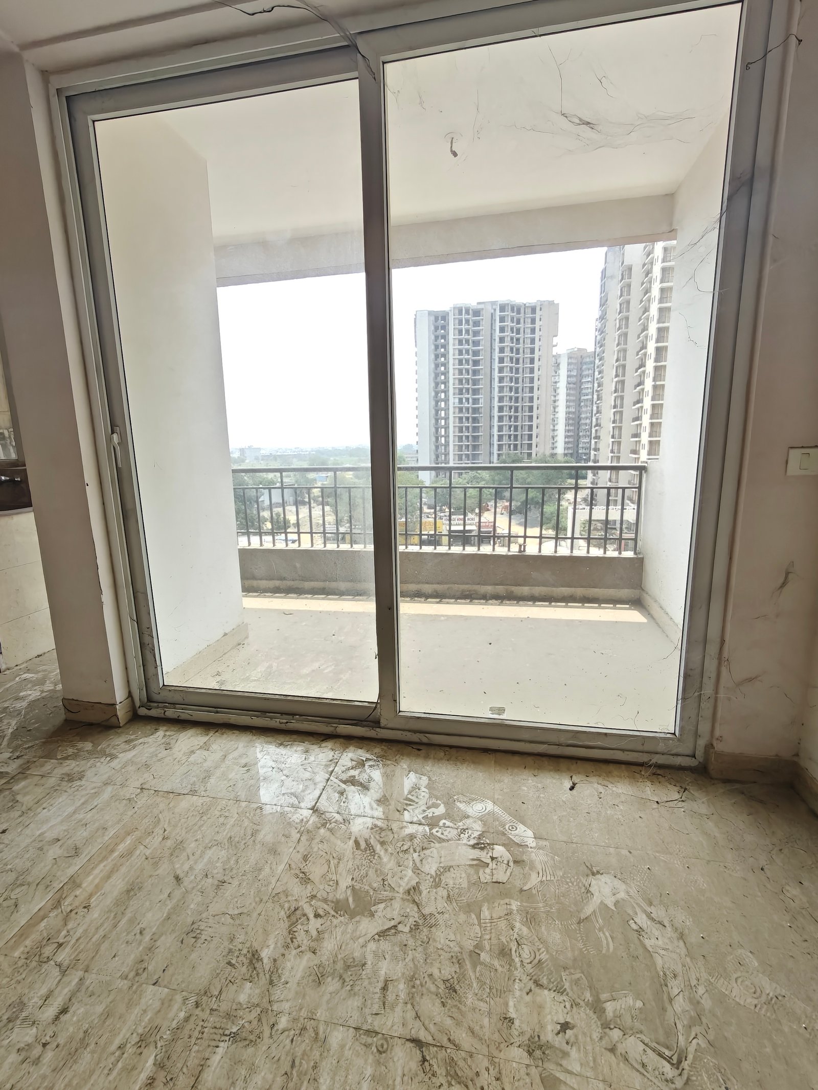 2 BHK Apartment in Amrapali Golf Homes at Greater Noida West