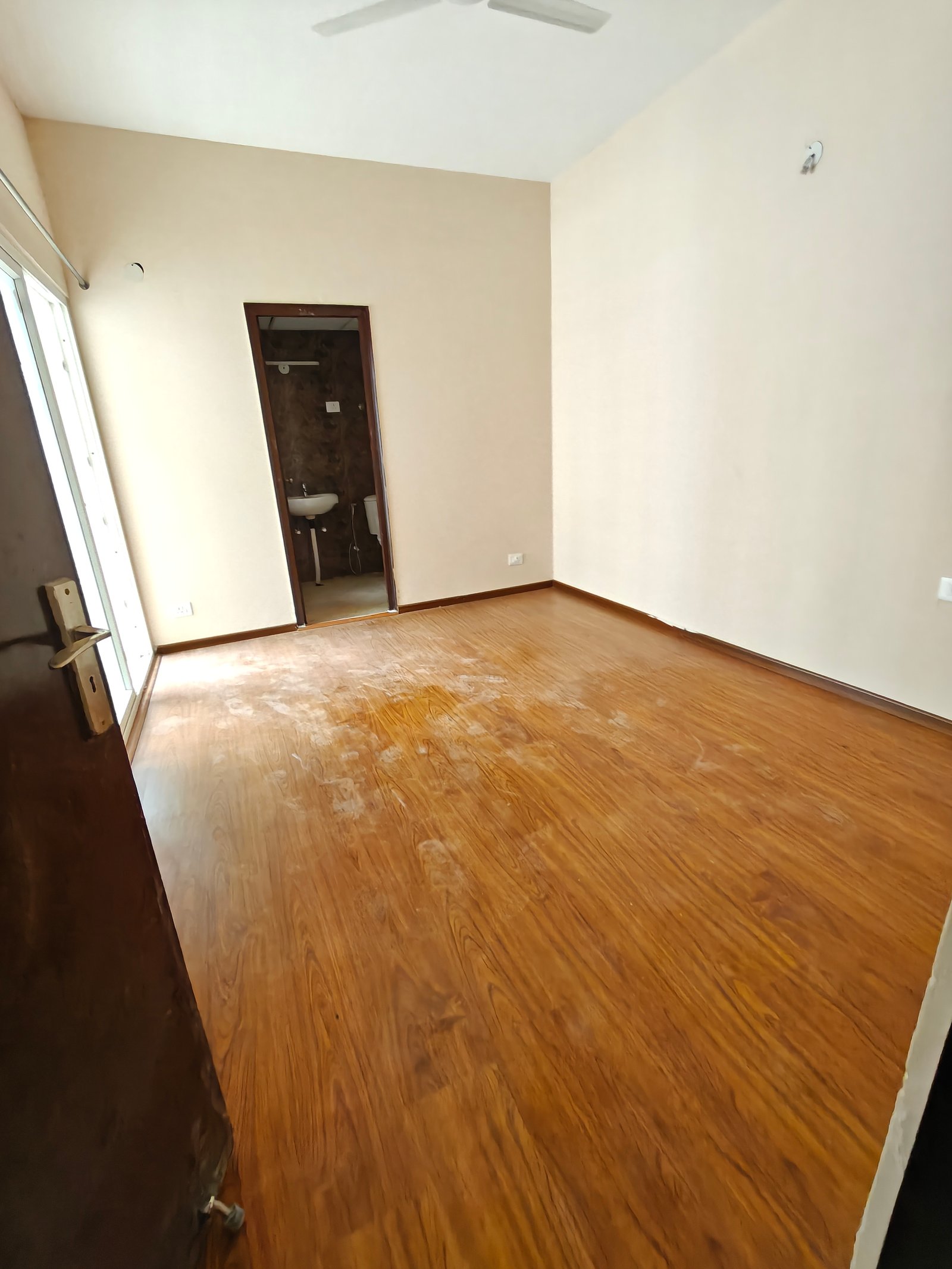 3 BHK Apartment in Amrapali Golf Homes at Greater Noida West
