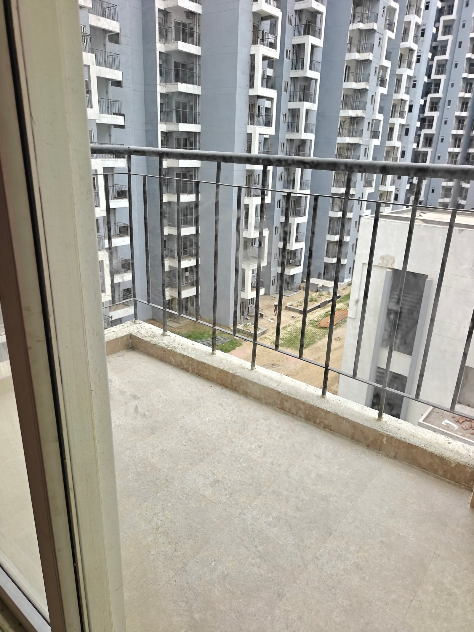 3 BHK Apartment in Amrapali Golf Homes at Greater Noida West