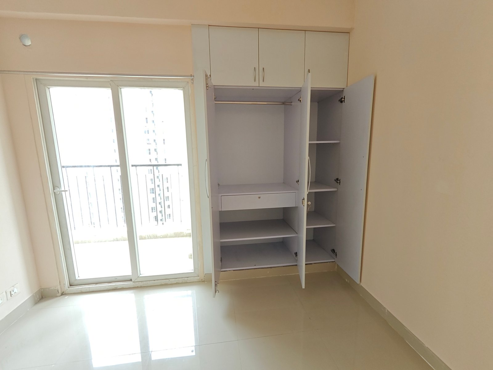 3 BHK Apartment in Amrapali Golf Homes at Greater Noida West
