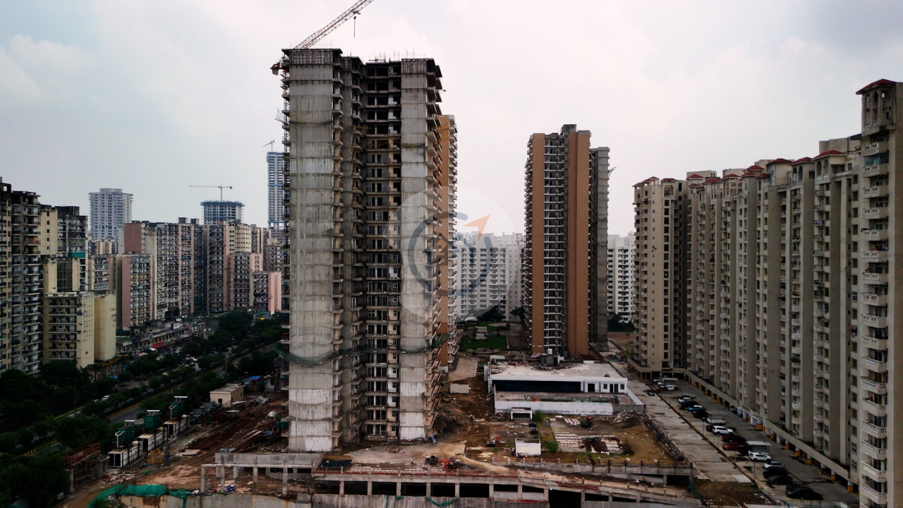 Amrapali Crystal Homes - Features