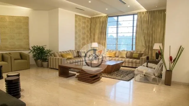 3C Lotus 300 - Amenities