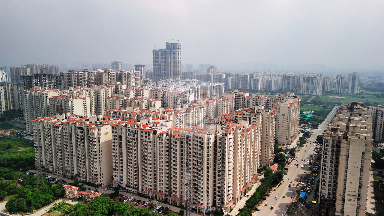 Amrapali Silicon City - Features