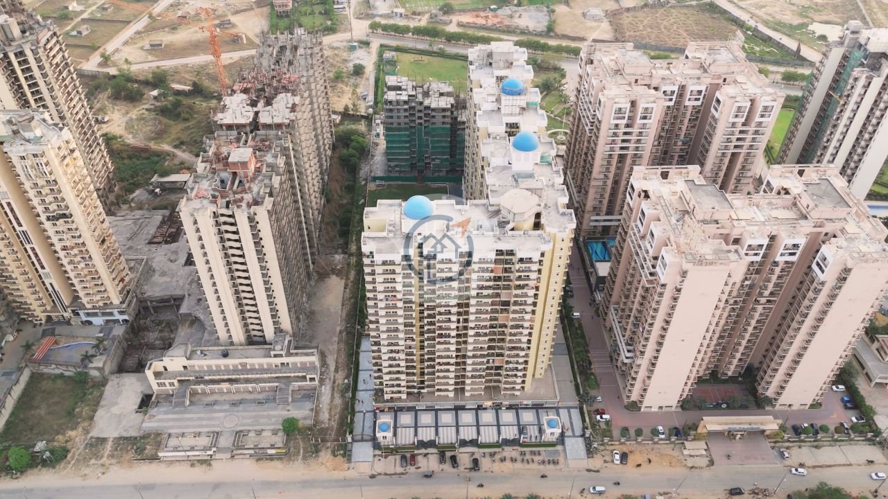 AIG Royal Park - Developer Background