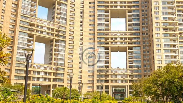 Kalypso Court - Features